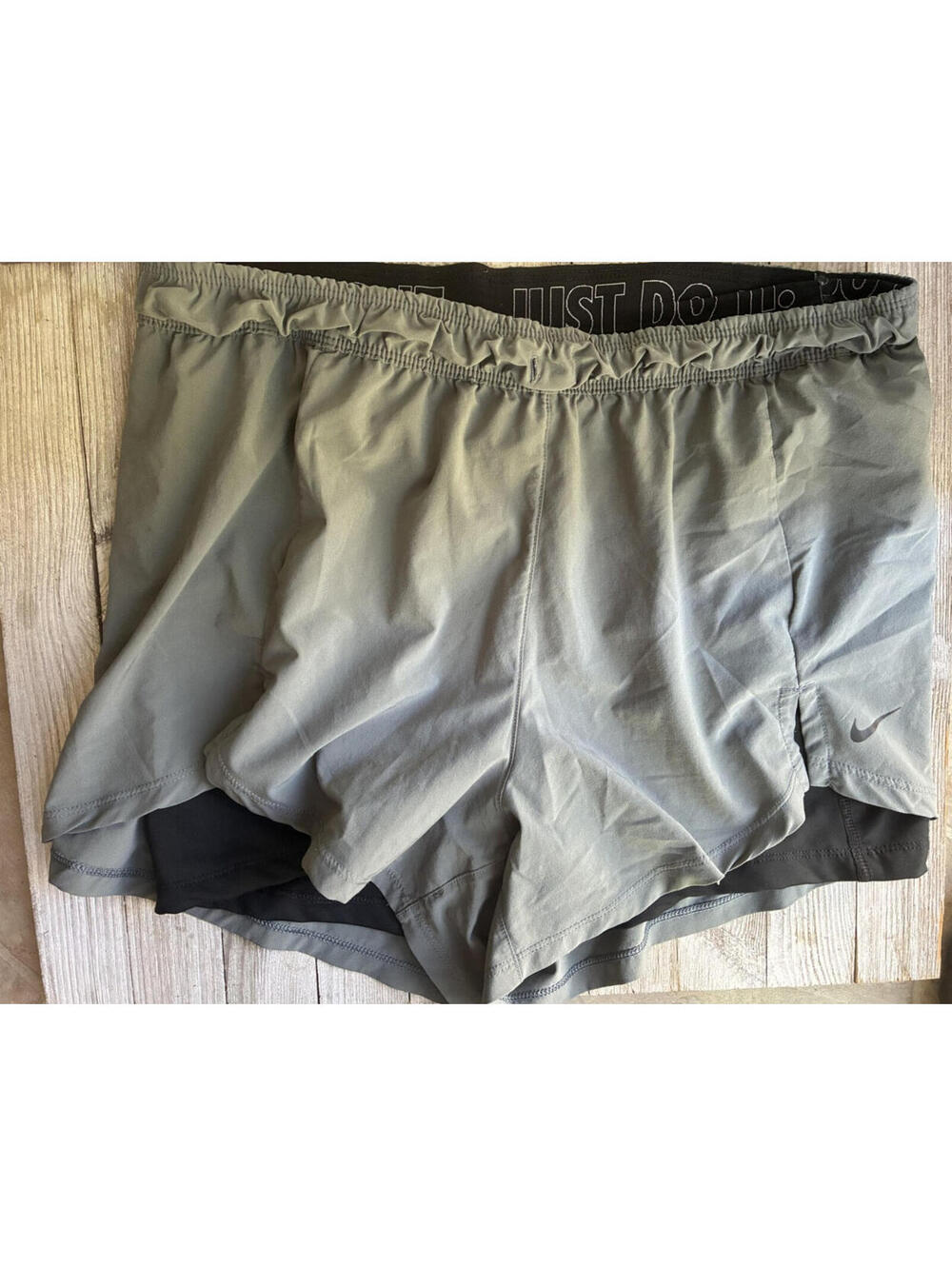 Women’s Large Nike Running 3” Inseam Shorts Dri-Fit Gray Workout Shorts Gym